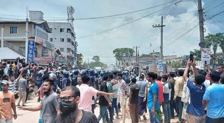 তিন দিনেও থামেনি সংঘর্ষ, ফের রণক্ষেত্র ব্রাহ্মণবাড়িয়া